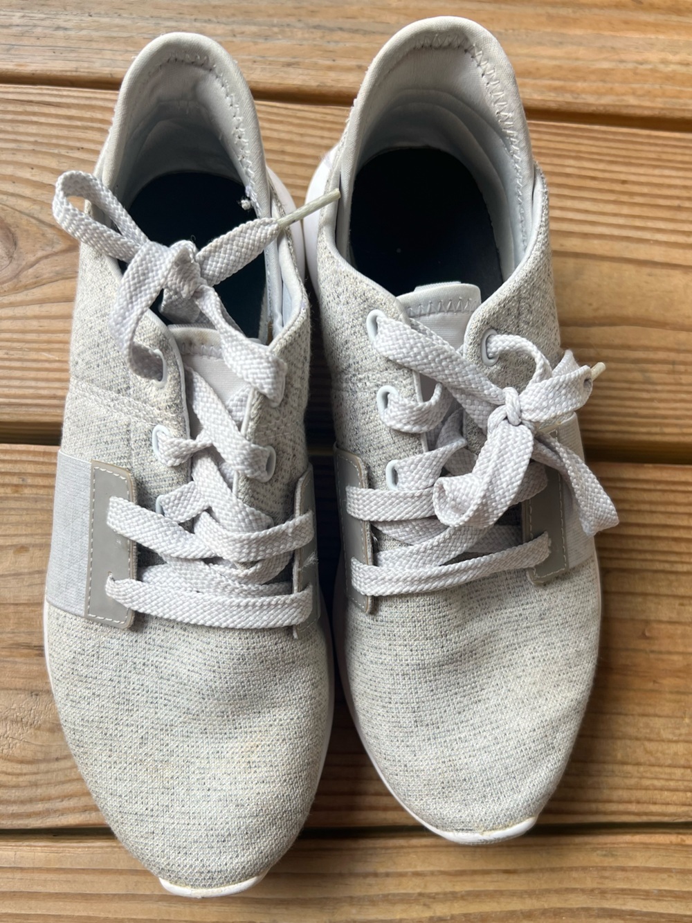 Reebok 6 1/2 Light Gray Knit Athletic Sneakers - Picture 11 of 12